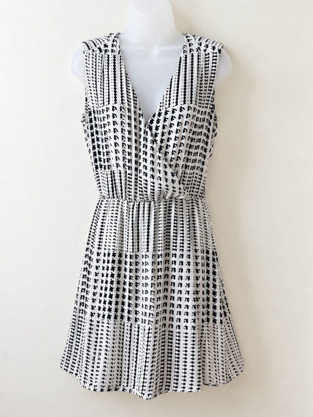 Parker 100% Silk Black White Printed Mini Dress XS Open Back
